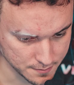 Face of micaO